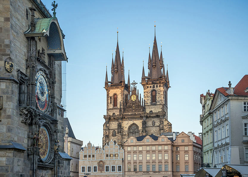 Altstädter Ring in Prag mit Rathaus