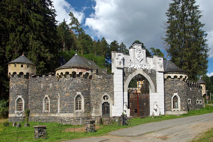 Radikov Schloss Kunzov